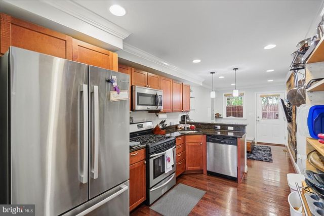 2105 E LAMLEY ST, Baltimore, MD 21231