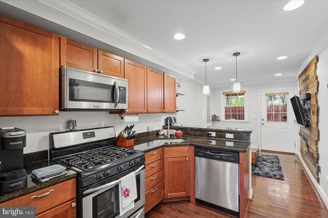 2105 E LAMLEY ST, Baltimore, MD 21231