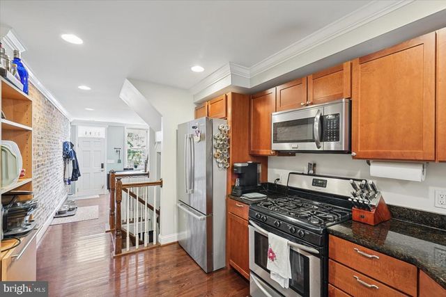 2105 E LAMLEY ST, Baltimore, MD 21231