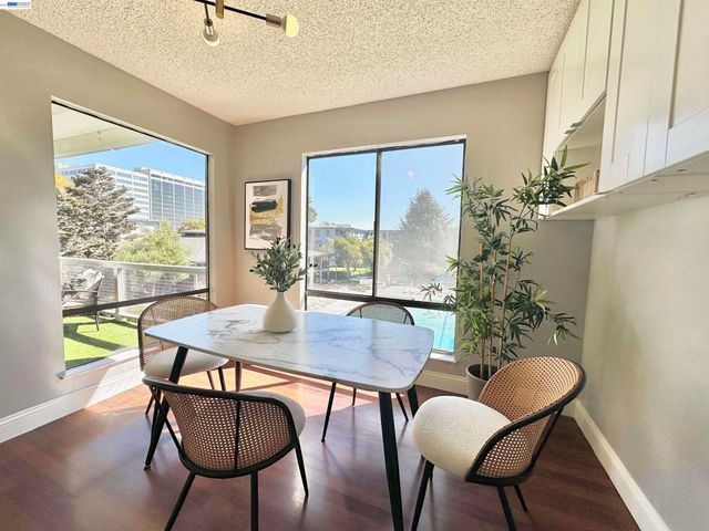 6 Commodore Drive C337, Emeryville, CA 94608
