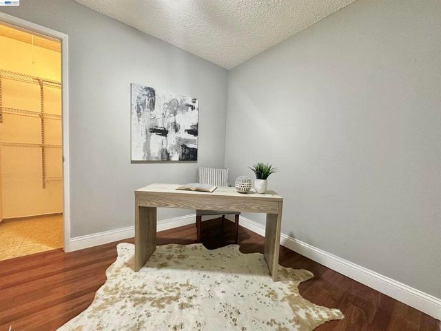 6 Commodore Drive C337, Emeryville, CA 94608