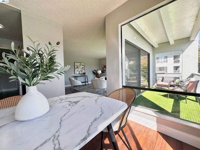 6 Commodore Drive C337, Emeryville, CA 94608