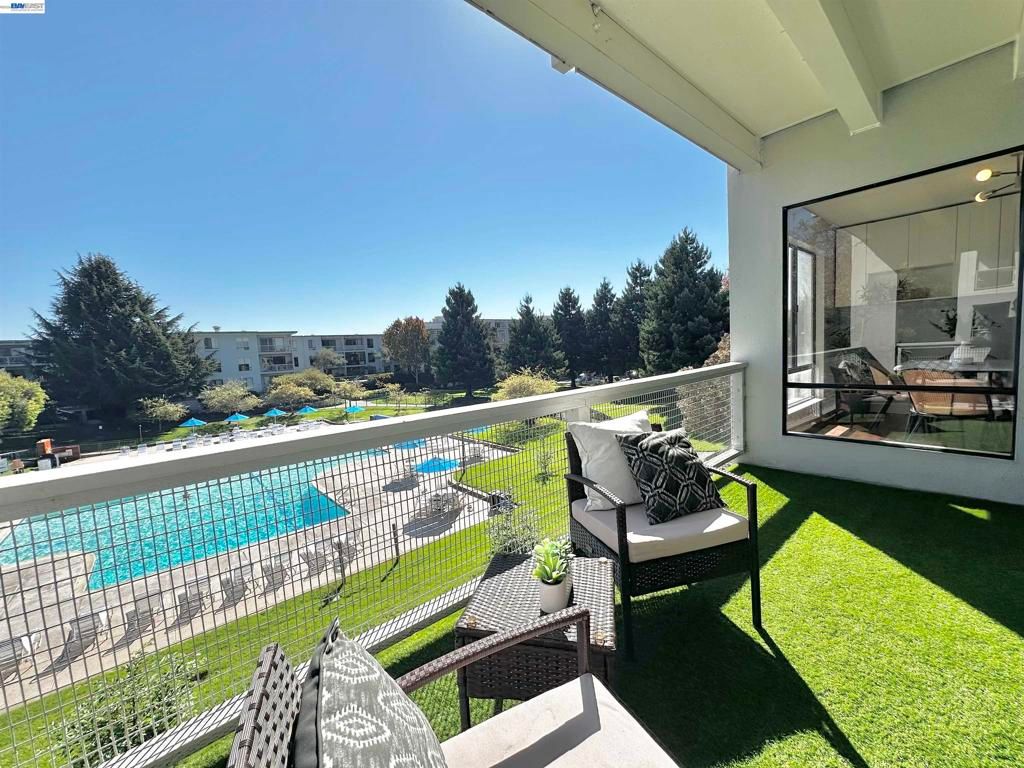 6 Commodore Drive C337, Emeryville, CA 94608