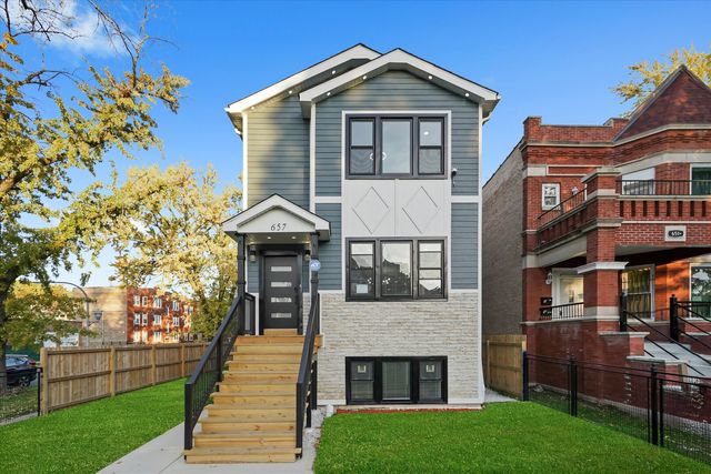 657 N PINE Avenue, Chicago, IL 60644