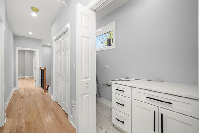 657 N PINE Avenue, Chicago, IL 60644