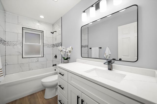 657 N PINE Avenue, Chicago, IL 60644