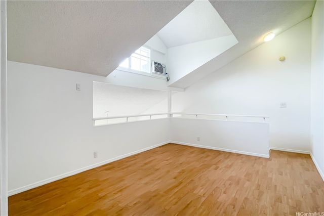 500 Mananai Place 17V, Honolulu, HI 96818