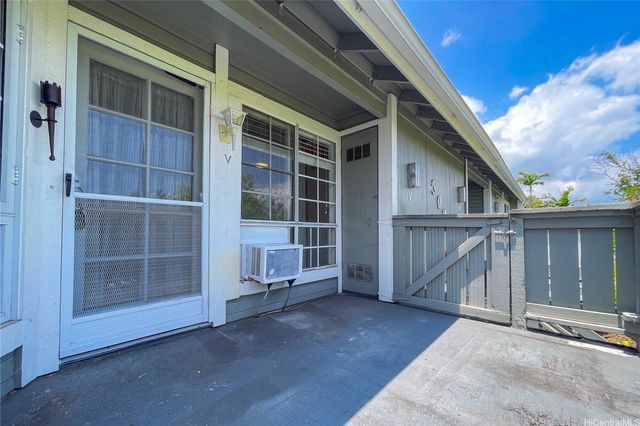 500 Mananai Place 17V, Honolulu, HI 96818