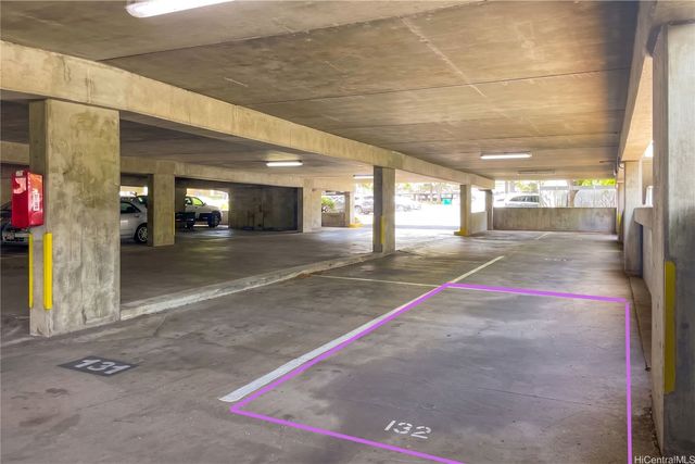 500 Mananai Place 17V, Honolulu, HI 96818