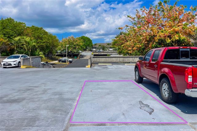 500 Mananai Place 17V, Honolulu, HI 96818