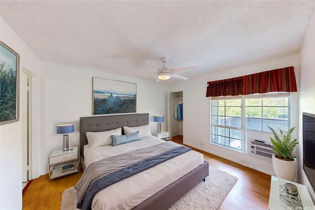 500 Mananai Place 17V, Honolulu, HI 96818