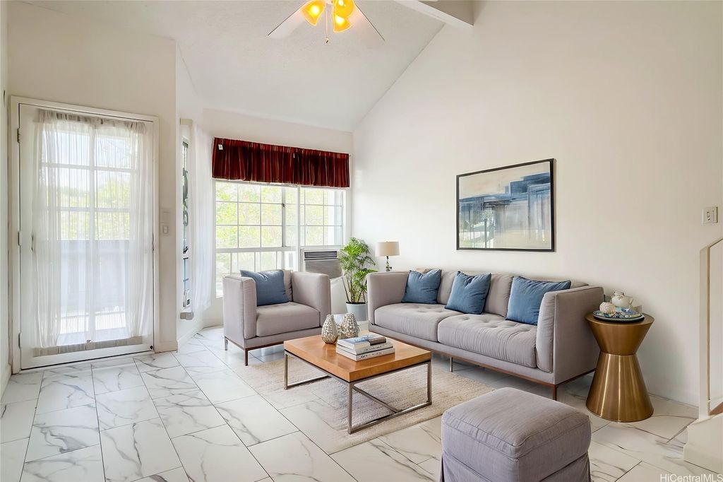 500 Mananai Place 17V, Honolulu, HI 96818