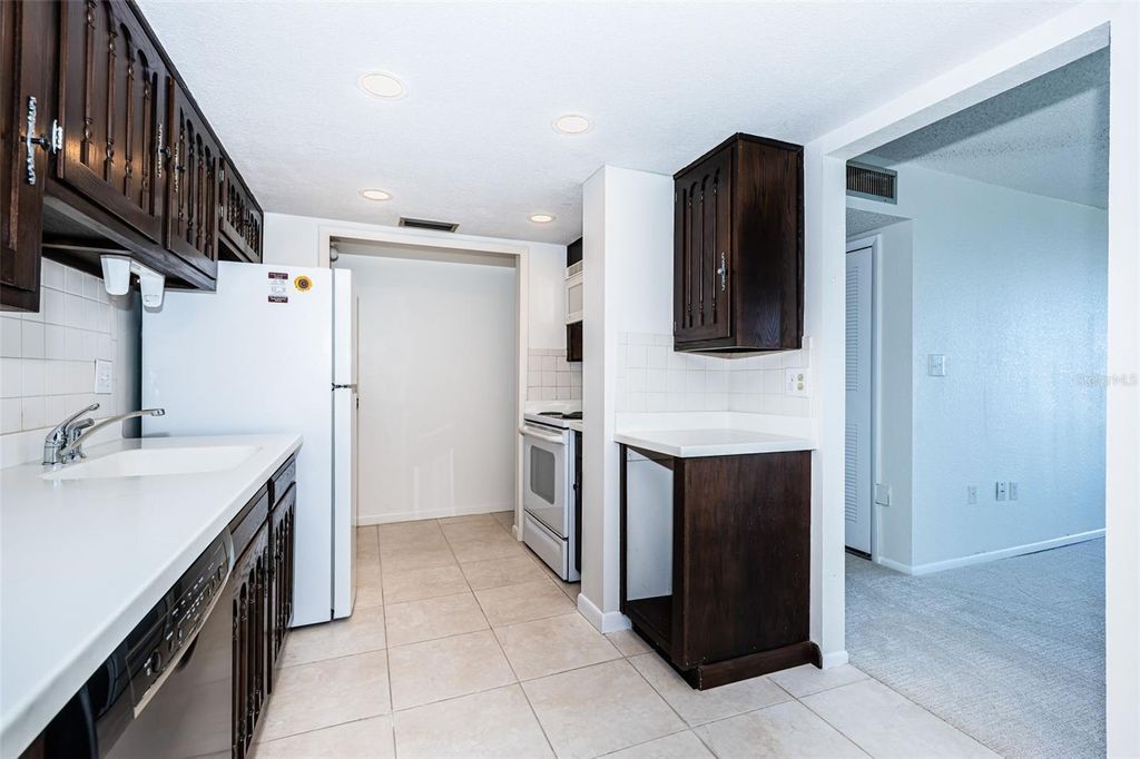 Image 14 of property listing at 634 EDGEWATER DRIVE 849, Dunedin, FL 34698