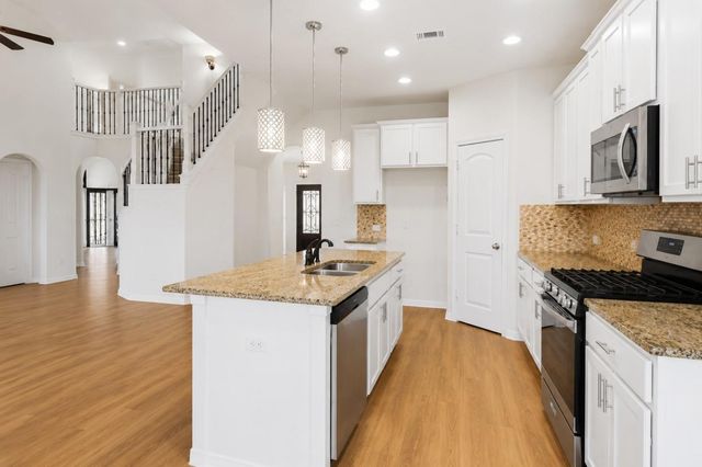 304 Santa Maria ST, Georgetown, TX 78628