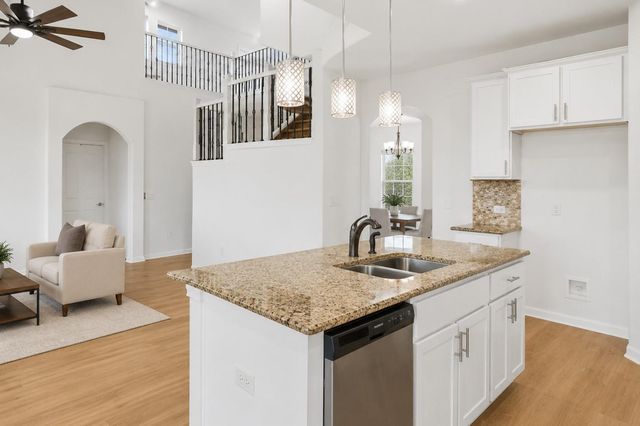 304 Santa Maria ST, Georgetown, TX 78628