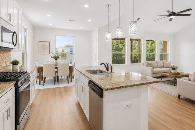 304 Santa Maria ST, Georgetown, TX 78628