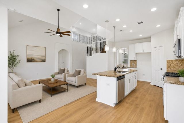 304 Santa Maria ST, Georgetown, TX 78628