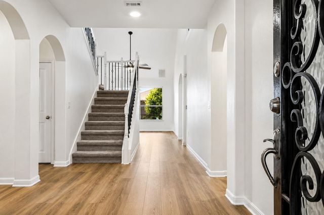 304 Santa Maria ST, Georgetown, TX 78628