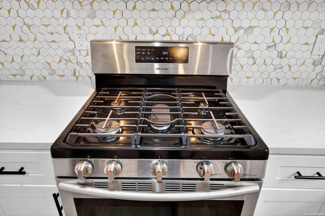 1035 San Francisco, San Antonio, TX 78201