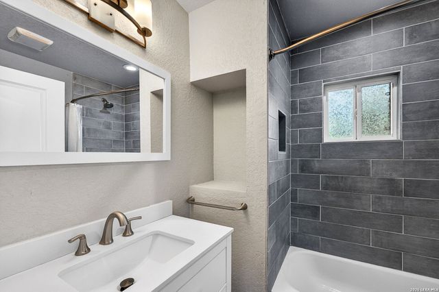 1035 San Francisco, San Antonio, TX 78201