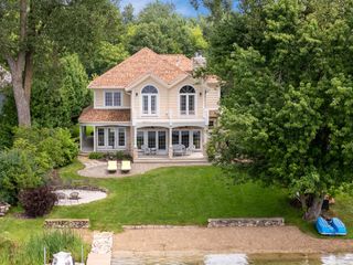 W377S4837 E Pretty Lake ROAD, Dousman, WI 53118