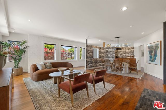 2700 Glendower Avenue, Los Angeles, CA 90027