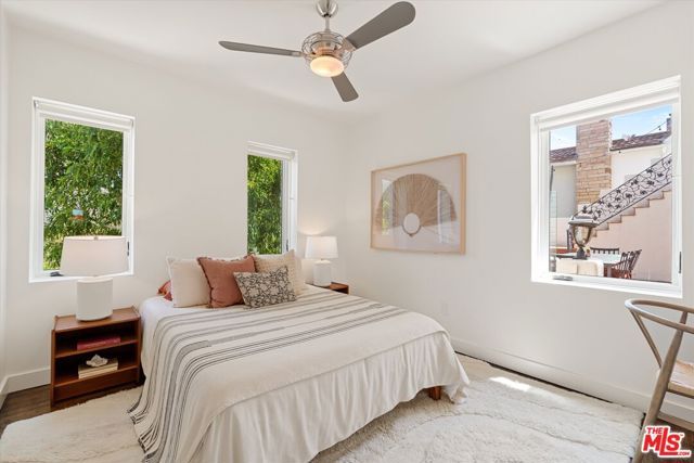 2700 Glendower Avenue, Los Angeles, CA 90027