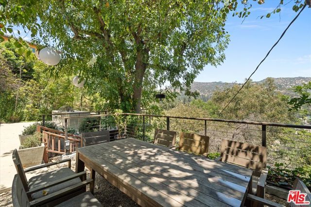 2700 Glendower Avenue, Los Angeles, CA 90027