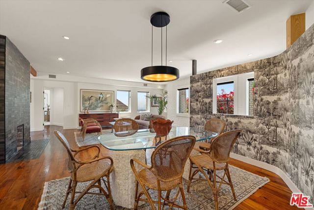 2700 Glendower Avenue, Los Angeles, CA 90027