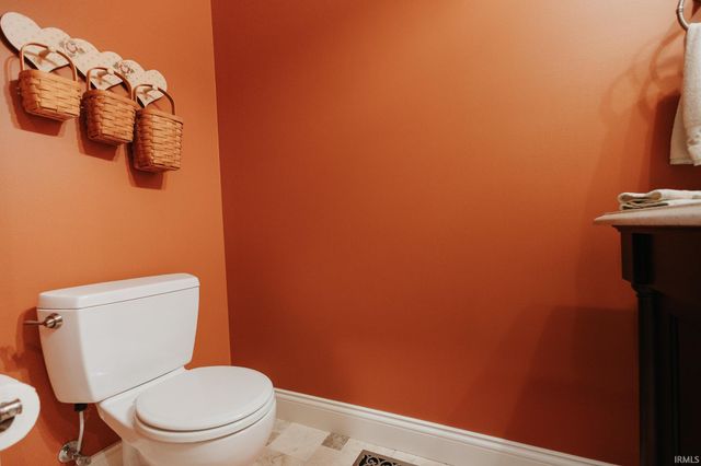 10480 WATERFORD Place, Newburgh, IN 47630