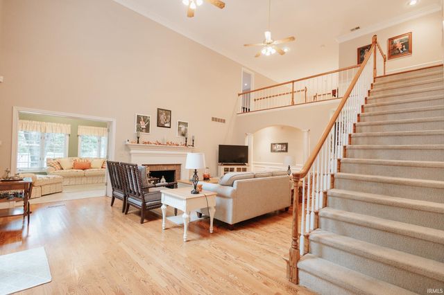 10480 WATERFORD Place, Newburgh, IN 47630