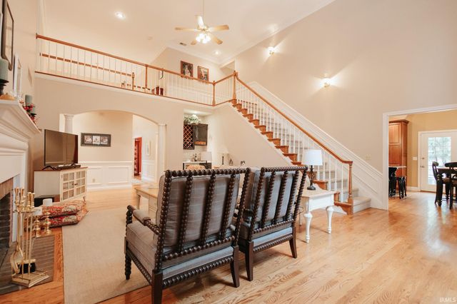 10480 WATERFORD Place, Newburgh, IN 47630