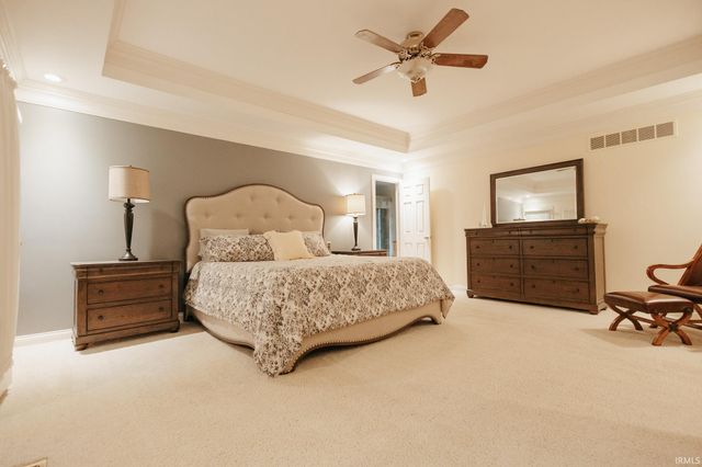 10480 WATERFORD Place, Newburgh, IN 47630