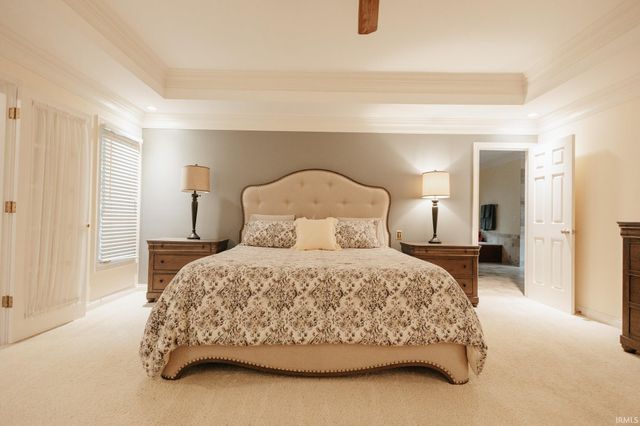 10480 WATERFORD Place, Newburgh, IN 47630