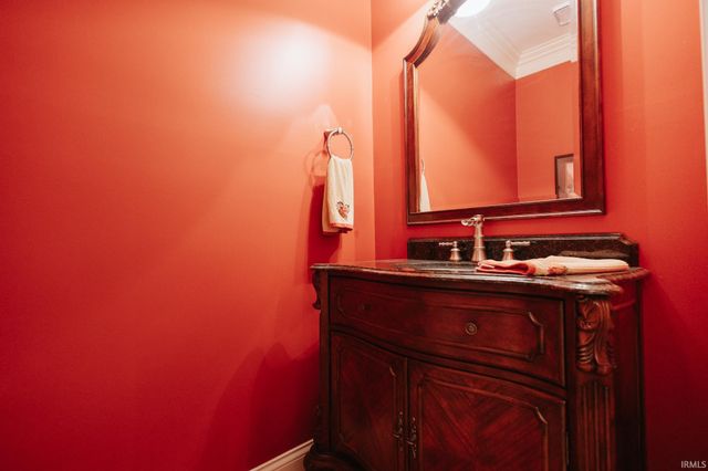 10480 WATERFORD Place, Newburgh, IN 47630