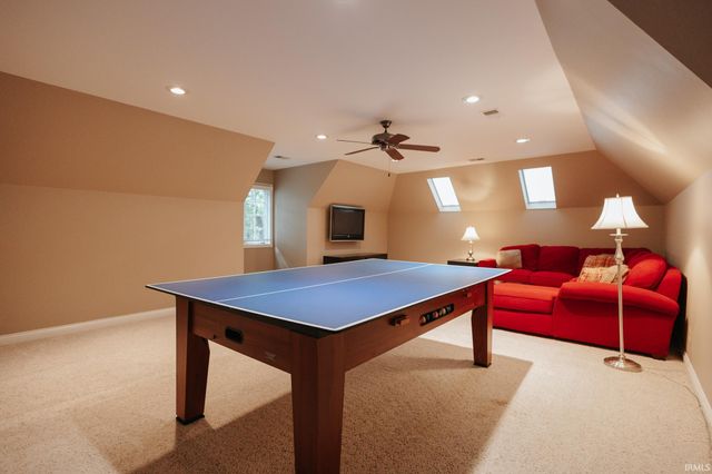 10480 WATERFORD Place, Newburgh, IN 47630