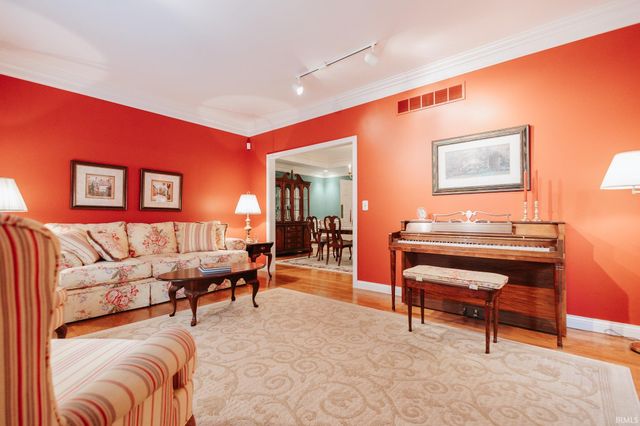 10480 WATERFORD Place, Newburgh, IN 47630