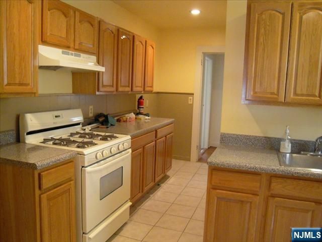 29 Brookfield Road 1st fl, Montclair, NJ 07043