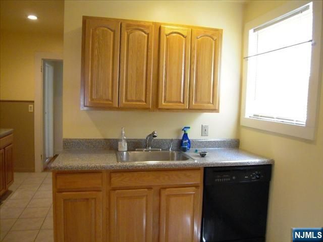 29 Brookfield Road 1st fl, Montclair, NJ 07043
