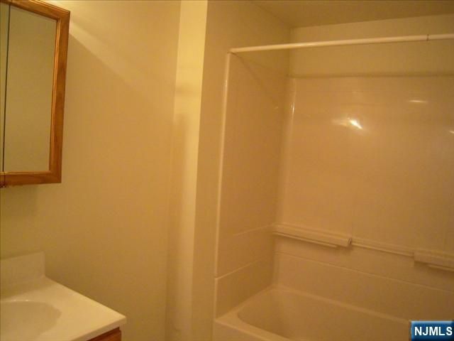 29 Brookfield Road 1st fl, Montclair, NJ 07043