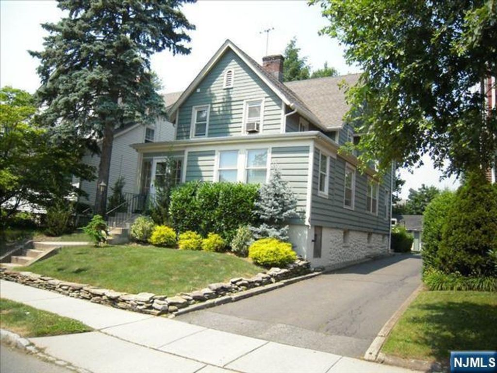29 Brookfield Road 1st fl, Montclair, NJ 07043