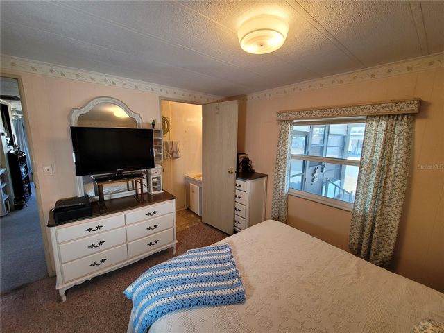 39438 ROCKFORD AVENUE, Zephyrhills, FL 33542