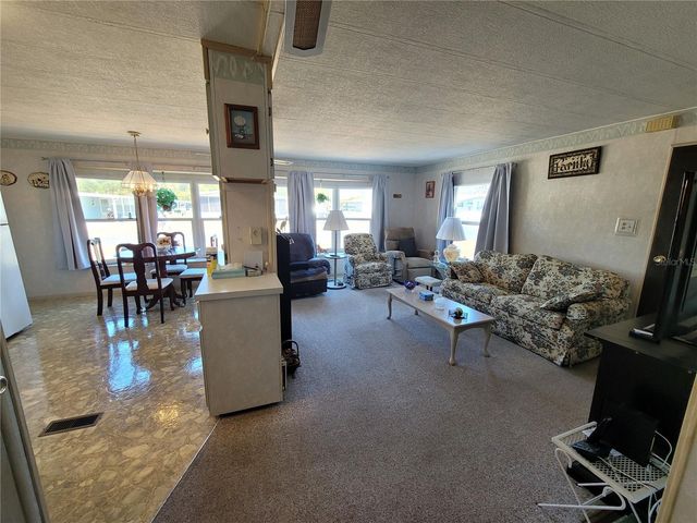 39438 ROCKFORD AVENUE, Zephyrhills, FL 33542