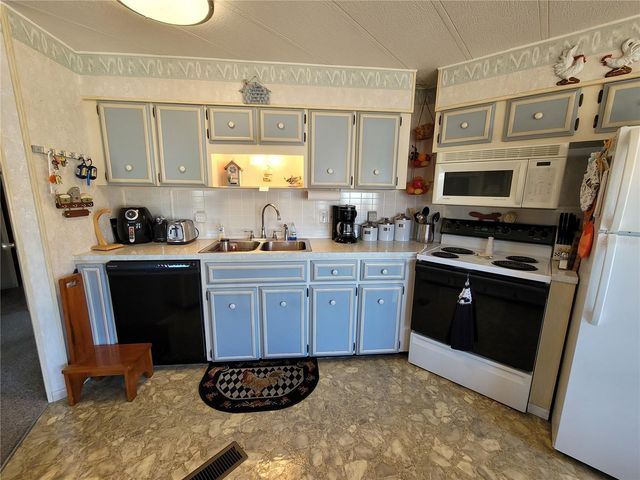 39438 ROCKFORD AVENUE, Zephyrhills, FL 33542