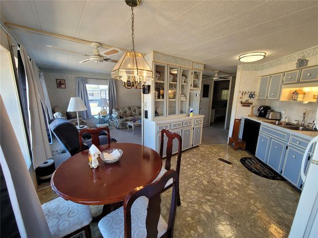 39438 ROCKFORD AVENUE, Zephyrhills, FL 33542