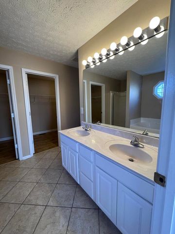 2064 Allegheny Way, Lexington, KY 40513