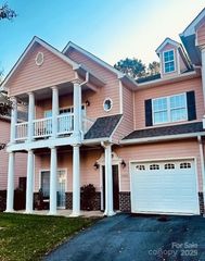 1350 21st Avenue NE, Hickory, NC 28601