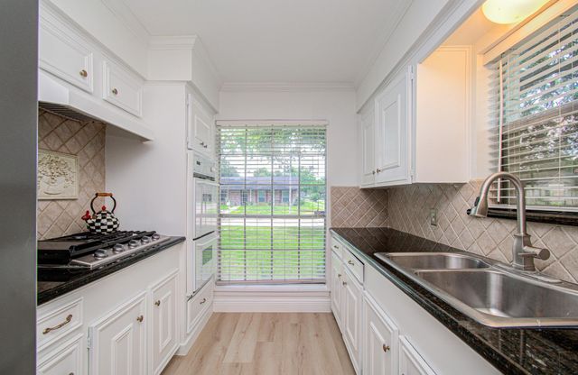 12870 Westleigh Drive, Houston, TX 77077