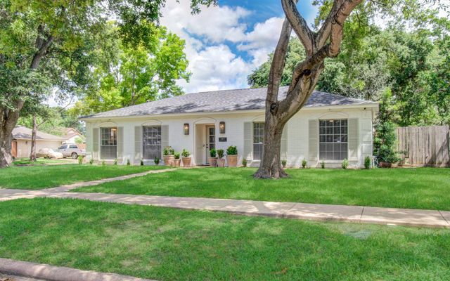 12870 Westleigh Drive, Houston, TX 77077