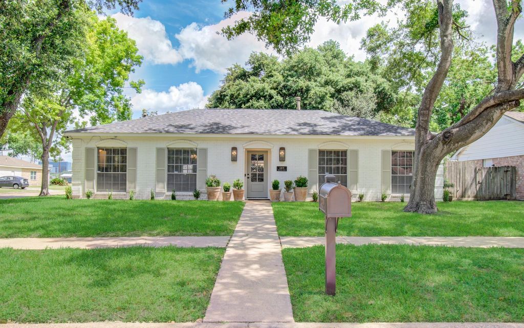 12870 Westleigh Drive, Houston, TX 77077